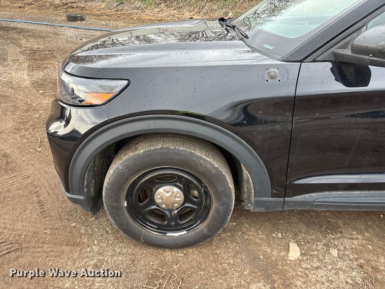 image for item YA2634 2021 Ford Explorer Police Interceptor Hybrid SUV