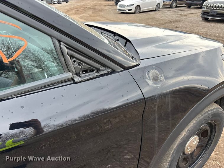 image for item YA2634 2021 Ford Explorer Police Interceptor Hybrid SUV