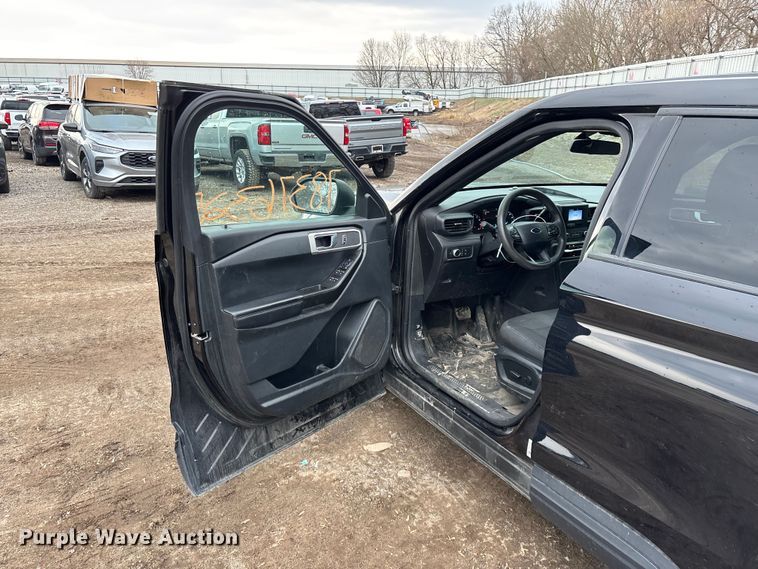 image for item YA2634 2021 Ford Explorer Police Interceptor Hybrid SUV