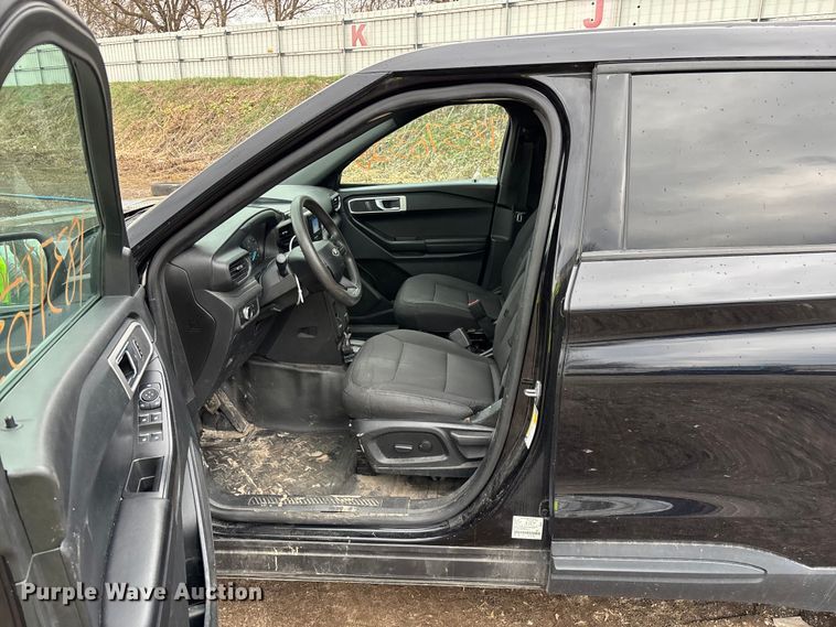 image for item YA2634 2021 Ford Explorer Police Interceptor Hybrid SUV
