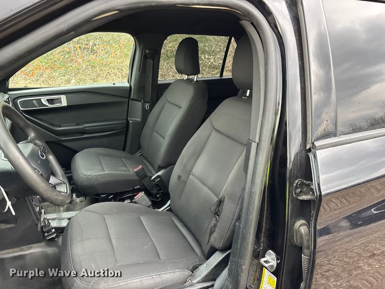 image for item YA2634 2021 Ford Explorer Police Interceptor Hybrid SUV