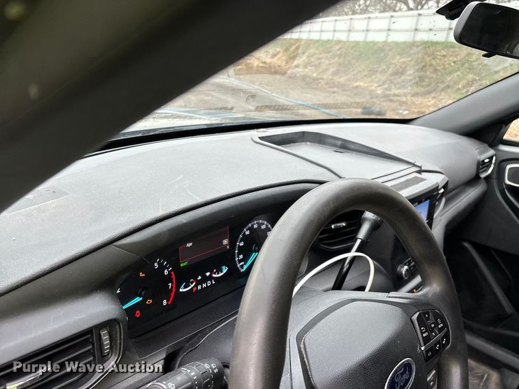 image for item YA2634 2021 Ford Explorer Police Interceptor Hybrid SUV