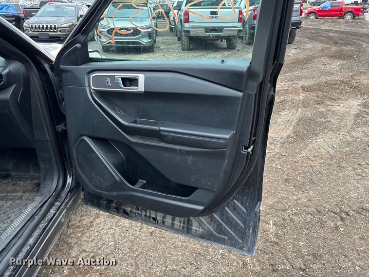 image for item YA2634 2021 Ford Explorer Police Interceptor Hybrid SUV