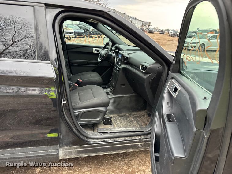 image for item YA2634 2021 Ford Explorer Police Interceptor Hybrid SUV