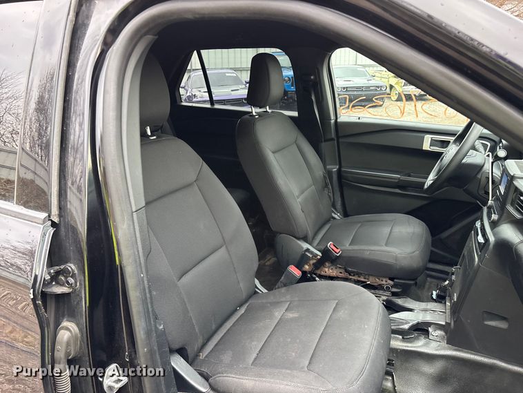 image for item YA2634 2021 Ford Explorer Police Interceptor Hybrid SUV
