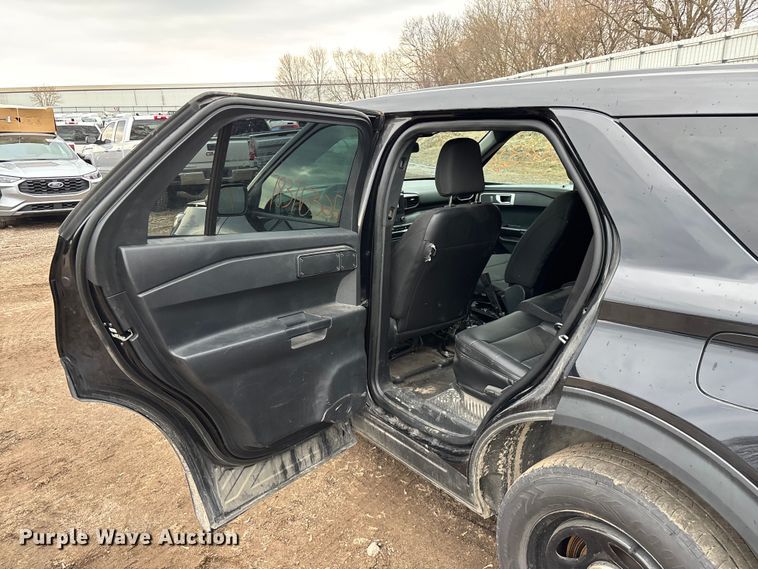 image for item YA2634 2021 Ford Explorer Police Interceptor Hybrid SUV