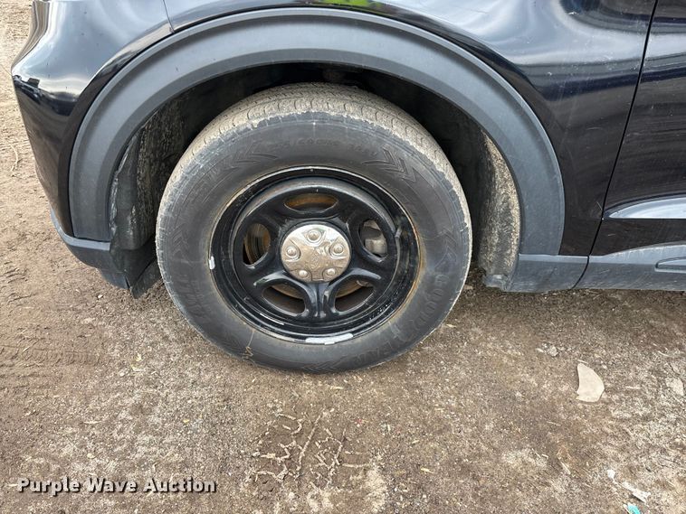 image for item YA2634 2021 Ford Explorer Police Interceptor Hybrid SUV