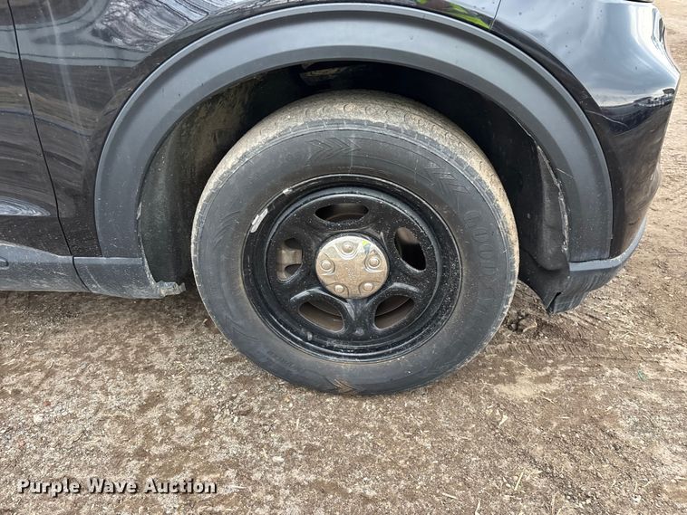 image for item YA2634 2021 Ford Explorer Police Interceptor Hybrid SUV