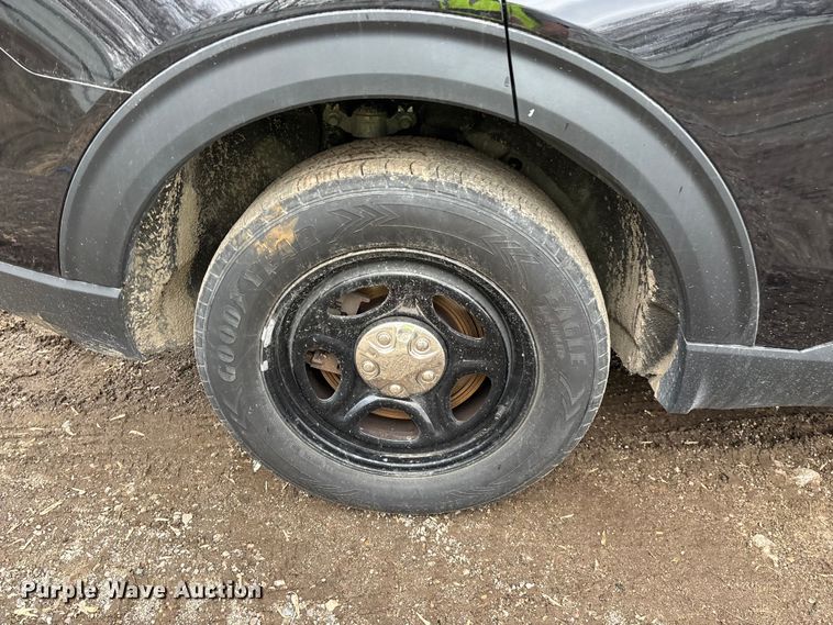 image for item YA2634 2021 Ford Explorer Police Interceptor Hybrid SUV