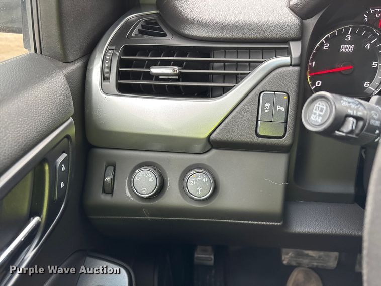 image for item YA2635 2017 Chevrolet Tahoe Police SUV