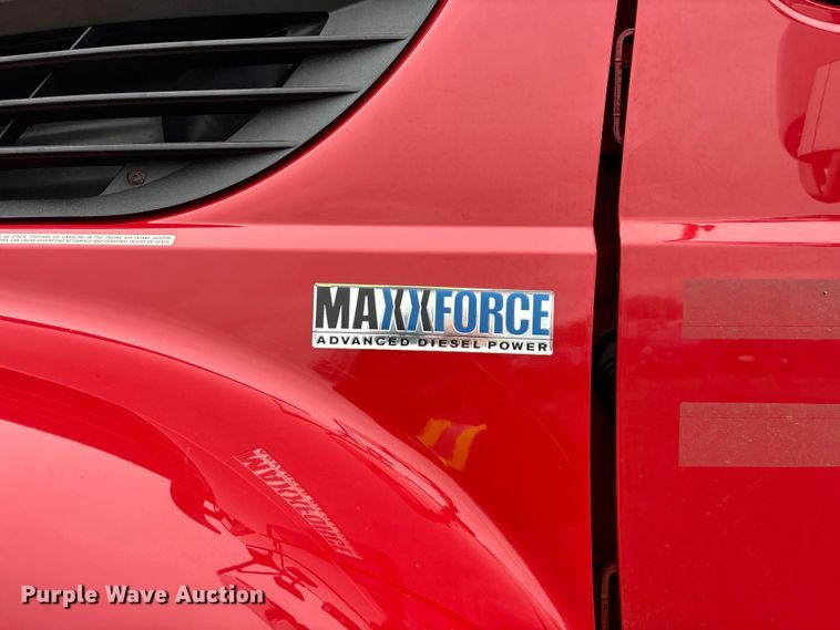 image for item YA2960 2013 International WorkStar 7400 spreader truck