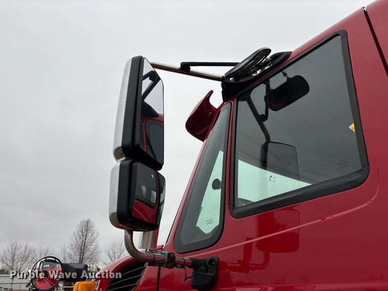 image for item YA2960 2013 International WorkStar 7400 spreader truck