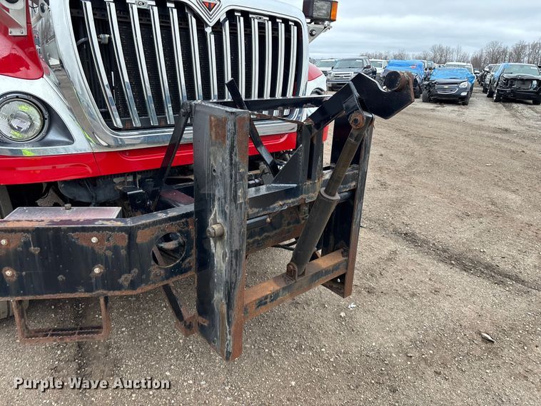 image for item YA2960 2013 International WorkStar 7400 spreader truck