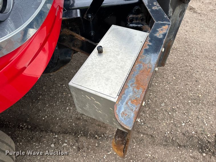 image for item YA2960 2013 International WorkStar 7400 spreader truck