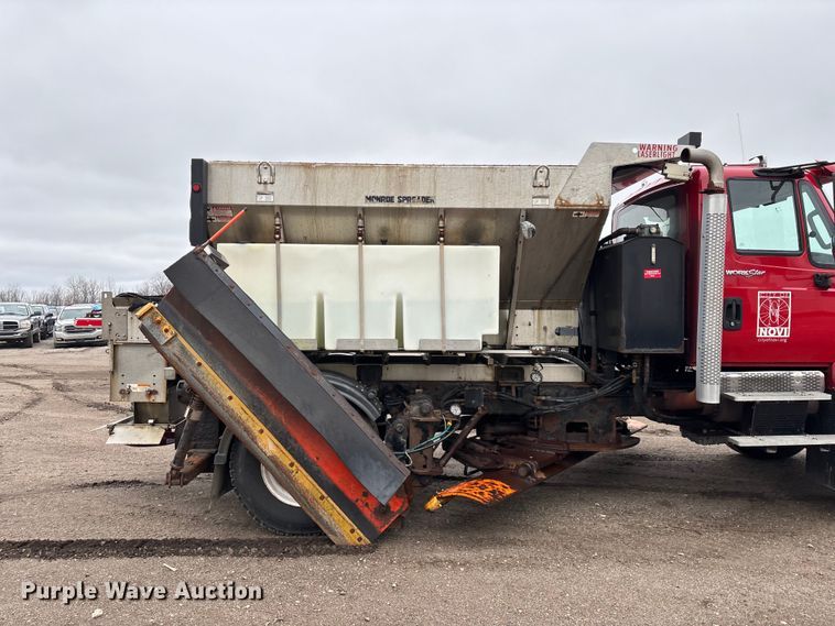 image for item YA2960 2013 International WorkStar 7400 spreader truck