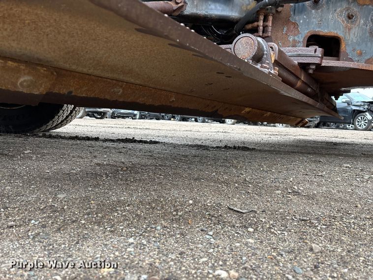 image for item YA2960 2013 International WorkStar 7400 spreader truck