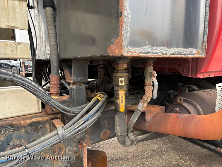 image for item YA2960 2013 International WorkStar 7400 spreader truck