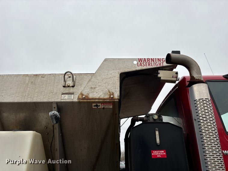 image for item YA2960 2013 International WorkStar 7400 spreader truck