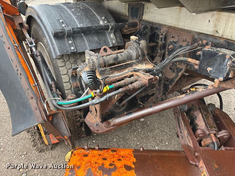 image for item YA2960 2013 International WorkStar 7400 spreader truck