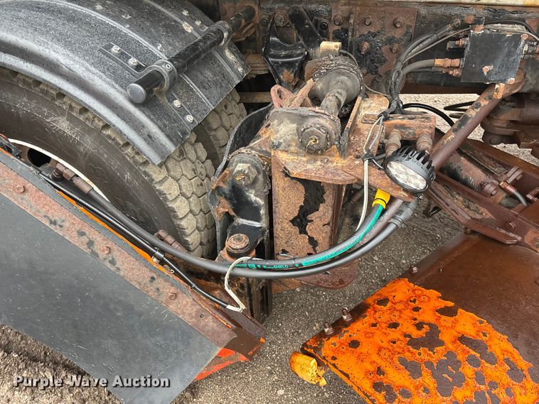 image for item YA2960 2013 International WorkStar 7400 spreader truck