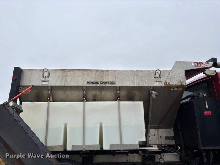 image for item YA2960 2013 International WorkStar 7400 spreader truck