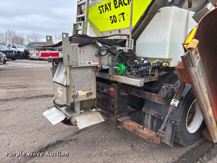 image for item YA2960 2013 International WorkStar 7400 spreader truck