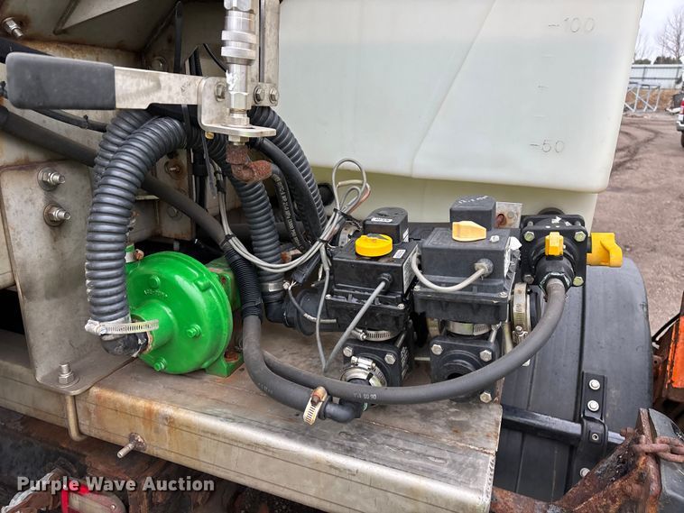 image for item YA2960 2013 International WorkStar 7400 spreader truck