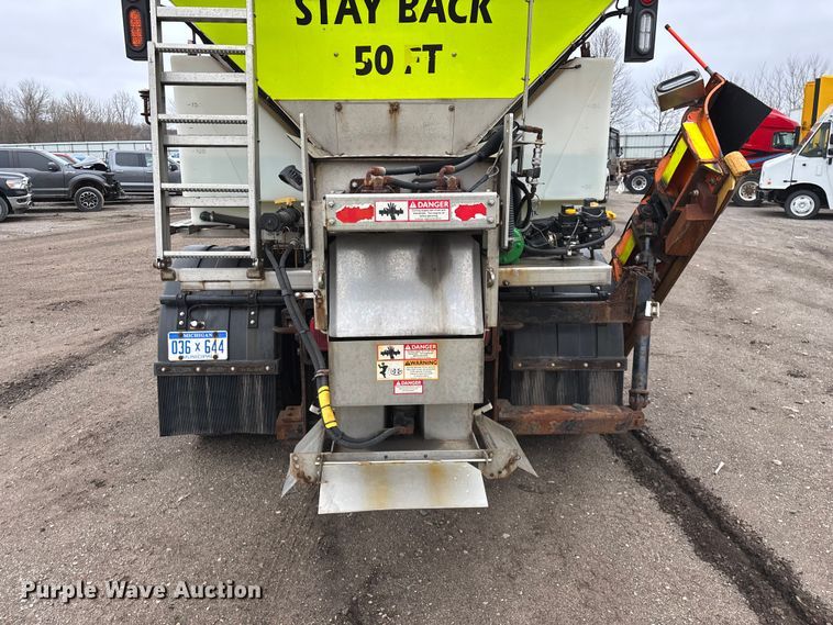 image for item YA2960 2013 International WorkStar 7400 spreader truck