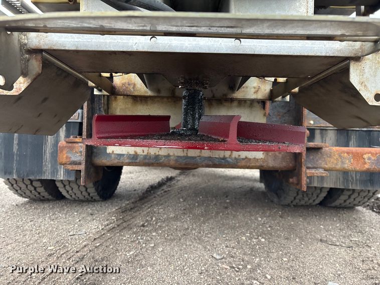 image for item YA2960 2013 International WorkStar 7400 spreader truck