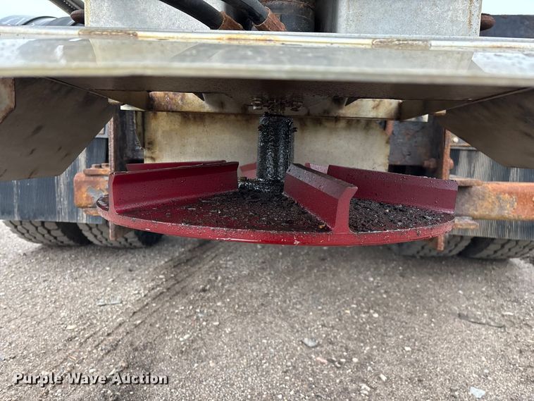 image for item YA2960 2013 International WorkStar 7400 spreader truck