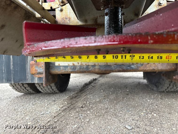 image for item YA2960 2013 International WorkStar 7400 spreader truck