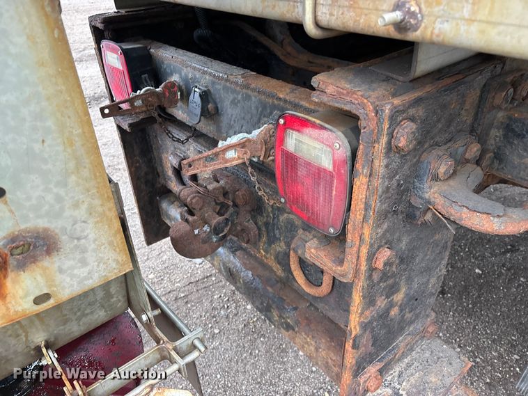 image for item YA2960 2013 International WorkStar 7400 spreader truck