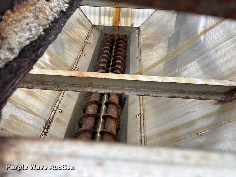 image for item YA2960 2013 International WorkStar 7400 spreader truck