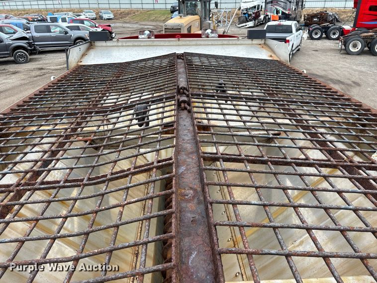 image for item YA2960 2013 International WorkStar 7400 spreader truck