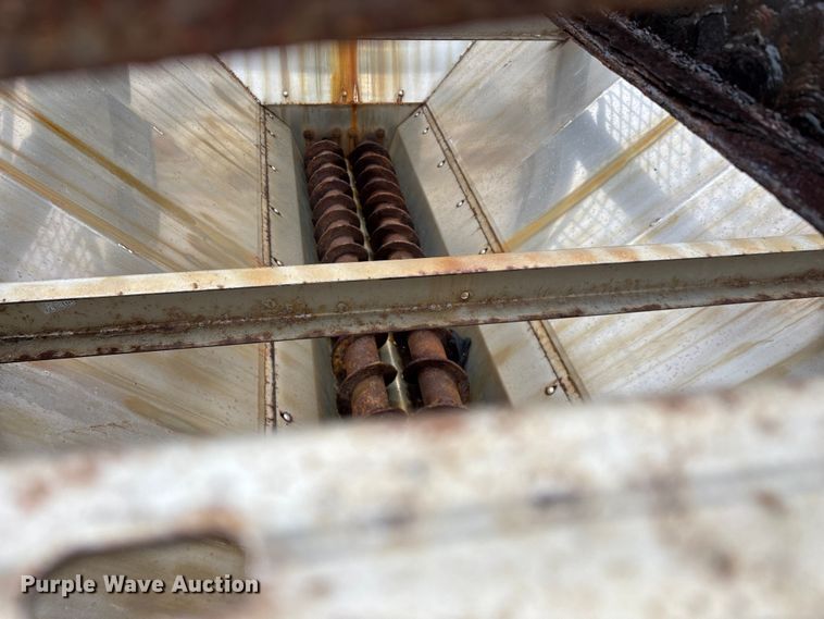 image for item YA2960 2013 International WorkStar 7400 spreader truck