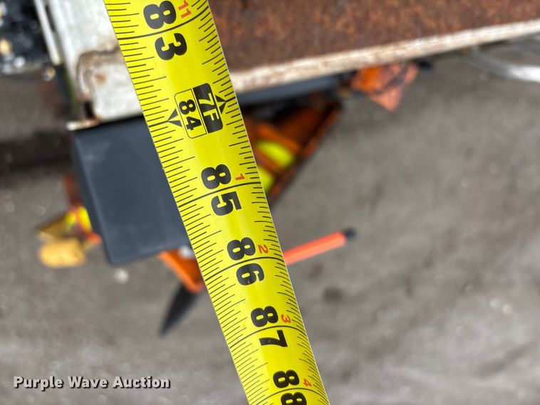 image for item YA2960 2013 International WorkStar 7400 spreader truck