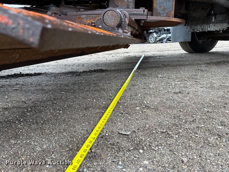 image for item YA2960 2013 International WorkStar 7400 spreader truck