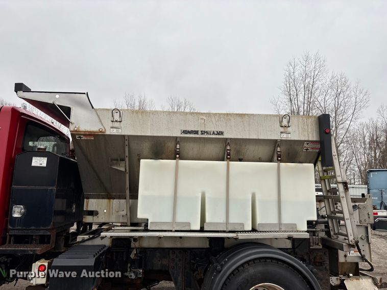 image for item YA2960 2013 International WorkStar 7400 spreader truck