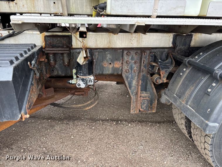 image for item YA2960 2013 International WorkStar 7400 spreader truck