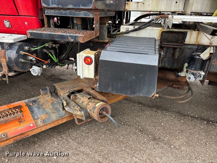 image for item YA2960 2013 International WorkStar 7400 spreader truck