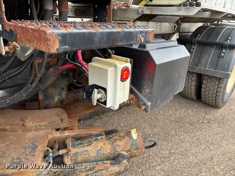 image for item YA2960 2013 International WorkStar 7400 spreader truck