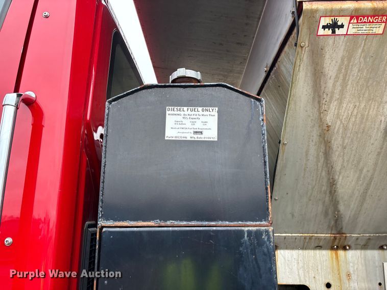 image for item YA2960 2013 International WorkStar 7400 spreader truck