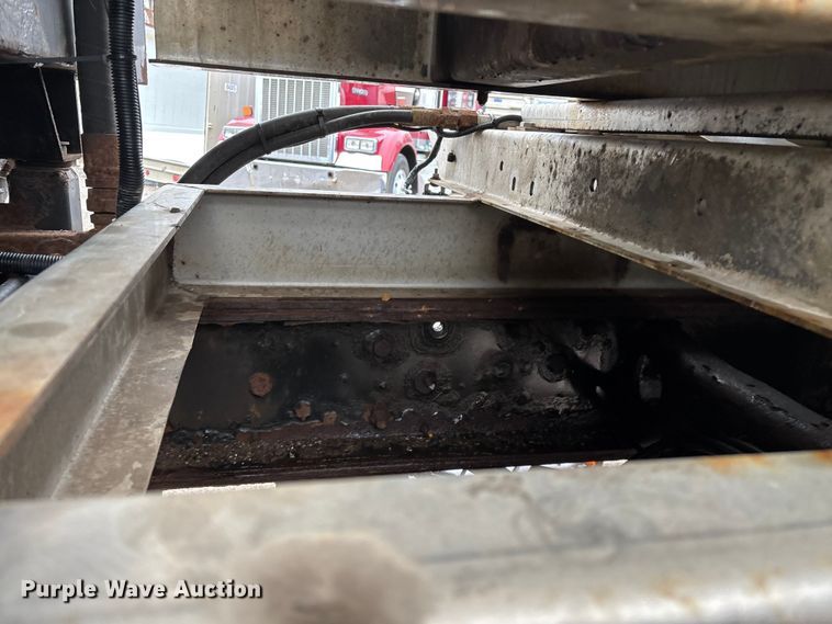 image for item YA2960 2013 International WorkStar 7400 spreader truck