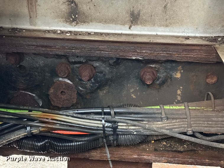 image for item YA2960 2013 International WorkStar 7400 spreader truck