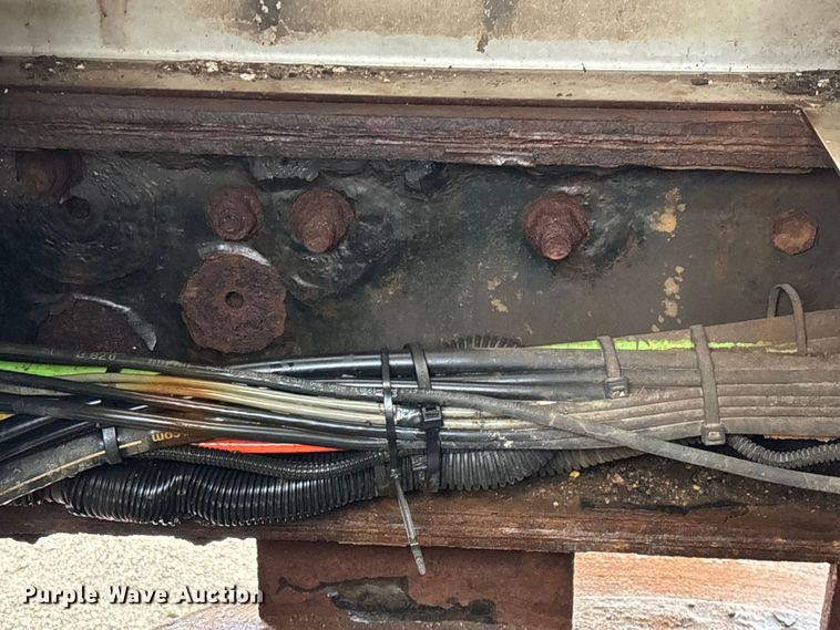 image for item YA2960 2013 International WorkStar 7400 spreader truck