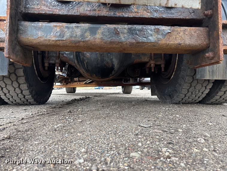 image for item YA2960 2013 International WorkStar 7400 spreader truck