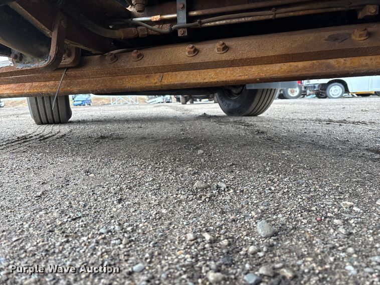 image for item YA2960 2013 International WorkStar 7400 spreader truck