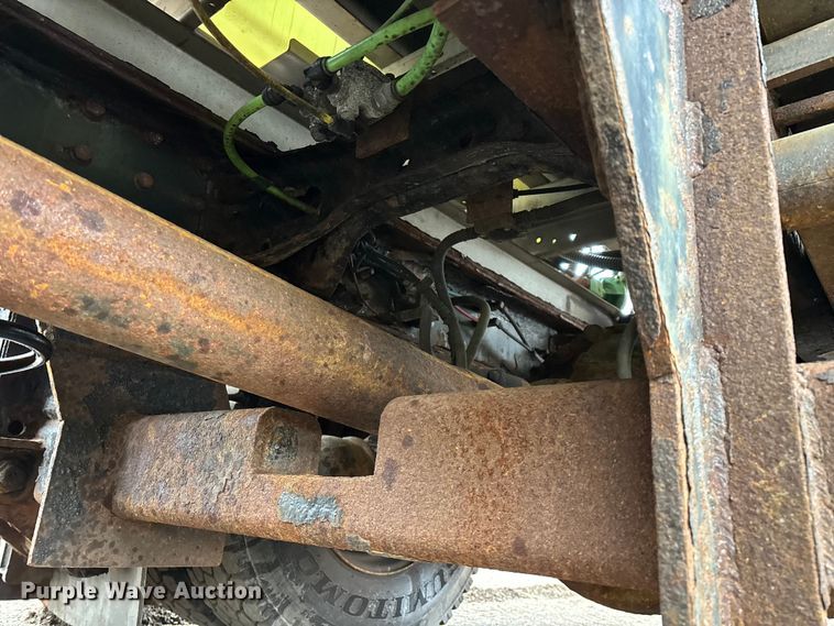 image for item YA2960 2013 International WorkStar 7400 spreader truck