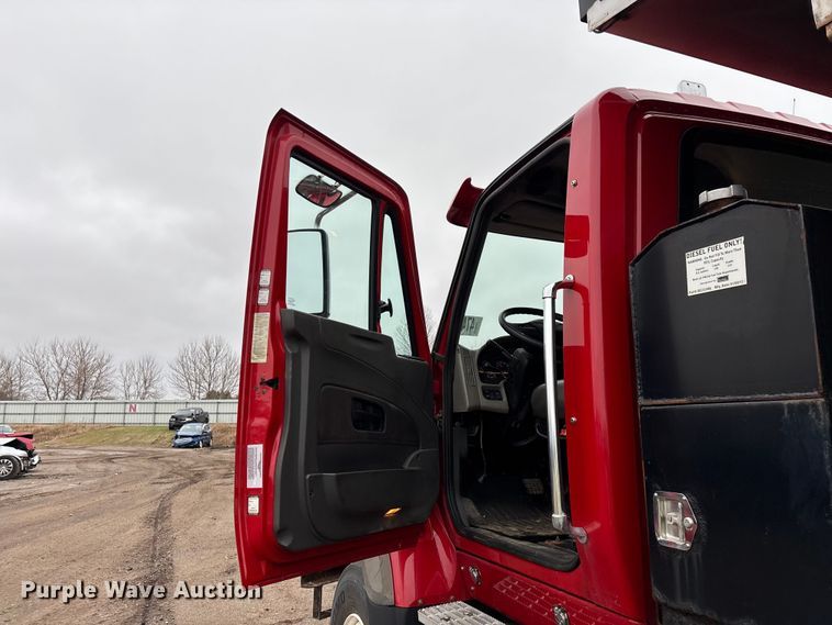 image for item YA2960 2013 International WorkStar 7400 spreader truck