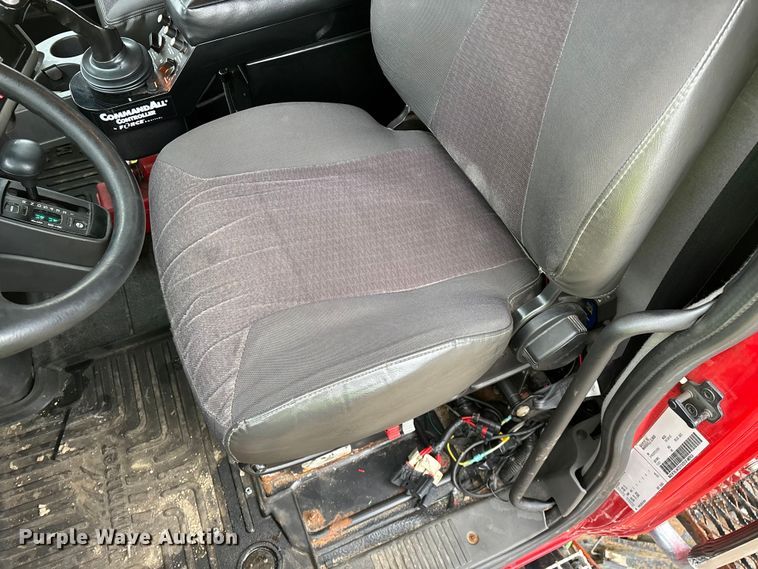 image for item YA2960 2013 International WorkStar 7400 spreader truck